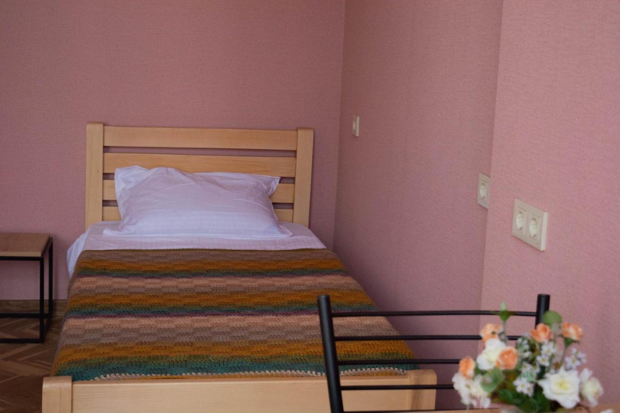Sunflower Hotel Tbilisi Bagian luar foto